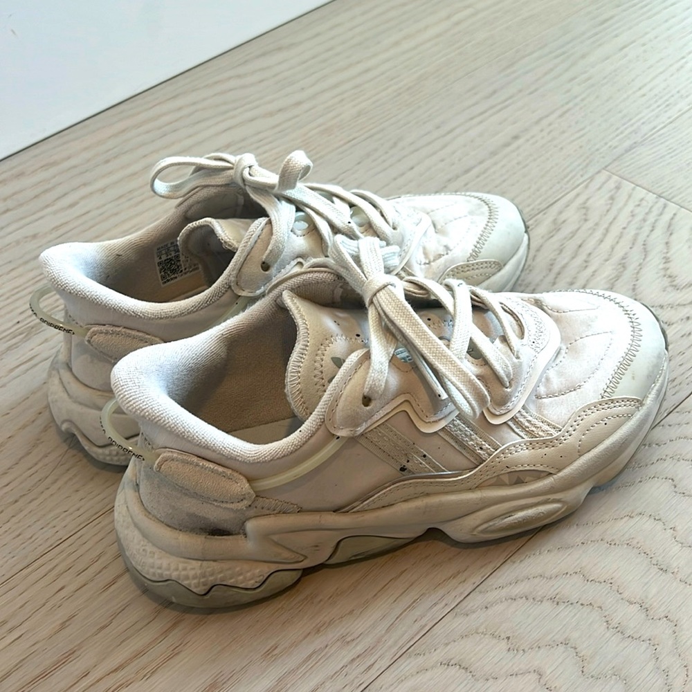 Ozweego adidas shoes